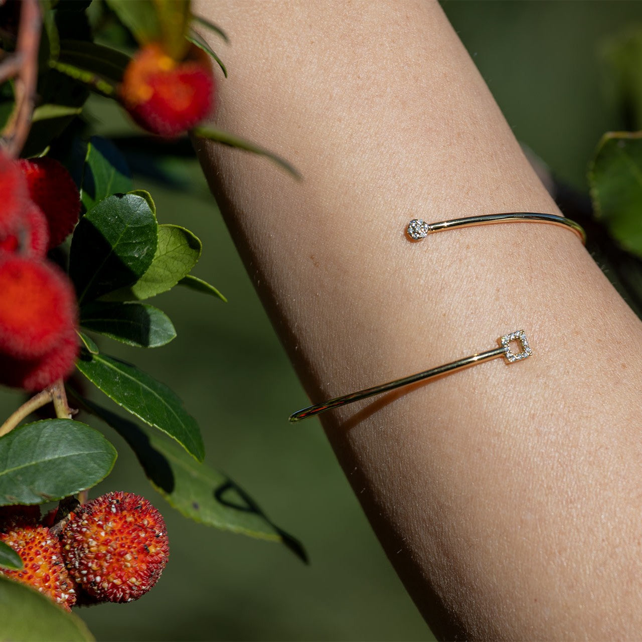 Bracciale Contrariè con Square e Bottoncino in Oro Giallo